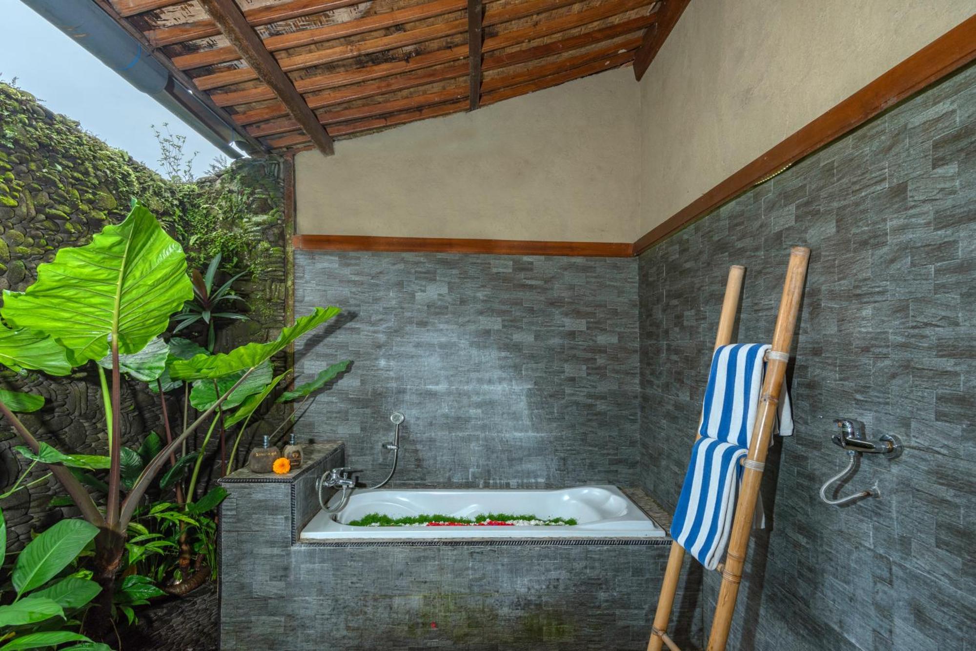 The Alus Cottage And Villa อูบุด ภายนอก รูปภาพ